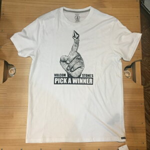�{���R�� T�V���c �����Y ���� �v�����g �X�g���[�g �X�P�[�g �T�[�t �J�W���A�� �V�i Volcom PICK A WINNER S/S TEE �y���������z