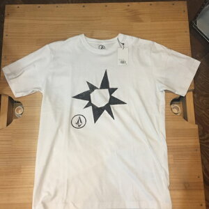 �{���R�� T�V���c �����Y ���� �v�����g �X�g���[�g �X�P�[�g �T�[�t �J�W���A�� �V�i Volcom STONE STAR S/S TEE �y���������z