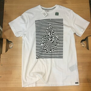 �{���R�� T�V���c �����Y ���� �v�����g �X�g���[�g �X�P�[�g �T�[�t �J�W���A�� �V�i Volcom STONE TRIP S/S TEE �y���������z