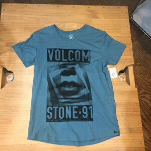 �{���R�� T�V���c �����Y ���� �v�����g �X�g���[�g �X�P�[�g �T�[�t �J�W���A�� �V�i Volcom VSOUND S/S TEE �y���������z