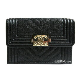 新品 CHANEL シャネル 2019年春夏コレクション スモールウォレット 折り財布 ボーイシャネル ミニ 黒 ブラック ゴールド金具 シェブロン Vステッチ シャイニー グレインド カーフスキン small wallet A84432 B00315 9405 箱 リボン ラッピング 心斎橋ミュゼ