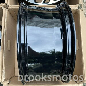 1_I2018+ AEfB A8 S8 20X9 4 {Zbg 20C` NEWX^CzC[ BRN-1208