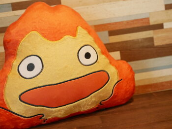 楽天市場 ジブリ ハウルの動く城 カルシファー 低反発 クッション 人形 ぬいぐるみ 30 5 35cm Studio Ghibli かわいい ハウル ジブリグッズ おしゃれ ダイカットクッション Interiorshop Cozy