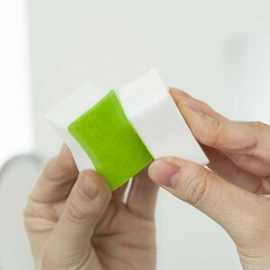 鏡のウロコ取り 貼りつく 鏡みがき 研磨剤入り 水だけ ( 鏡 ミラー 掃除 ウロコとり 水あか 水回り 貼り付け クリーナー 鏡磨き 掃除用品 掃除グッズ )【39ショップ】