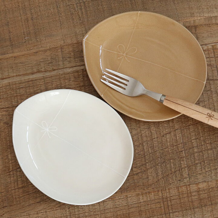 楽天市場 プレート 17cm ｍ ギフト 花びら 皿 食器 洋食器 和食器 磁器 日本製 食洗機対応 電子レンジ対応 中皿 花 取り皿 耐熱 オーブン対応 取皿 ケーキ パン 副菜 盛り皿 おしゃれ かわいい 取り分け皿 39ショップ インテリアパレット