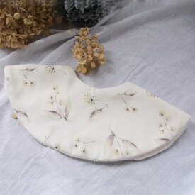 スタイ Lien de famille カスミソウ イエロー サークルスタイ 綿100% 日本製 （ よだれかけ ベビースタイ 前掛け エプロン 赤ちゃん プレゼント 女の子 ベビーエプロン お食事エプロン 丸い ベビー かわいい おしゃれ 出産祝い ） 【39ショップ】