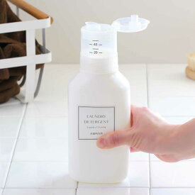 詰替えボトル 押して計量詰替えボトル 600ml （ 洗剤容器 詰め替え容器 洗剤計量 液体洗剤 計量 ランドリーボトル 洗剤用 詰替え 600 ディスペンサー ラベル付き ホワイト 無地 ）【39ショップ】