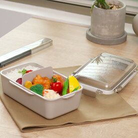 弁当箱 650ml カームカラー ランチボックス 仕切付 （ お弁当箱 食洗機対応 レンジ対応 一段 ドーム蓋 日本製 食洗機OK レンジOK お弁当 弁当 4点ロック 仕切り付き 女性 女子 ）【39ショップ】