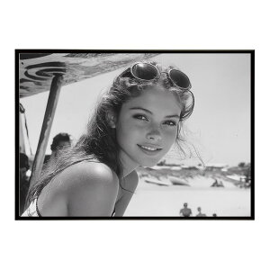 サーフガール モノクロ 海 サーフィン サーフボード 美女 1980s レトロ セピア ポスター インテリア おしゃれ プリントポスター フォト オシャレ アート 写真 ビーチ 海岸 夏 お洒落 a0 a1 a2 a3 a4