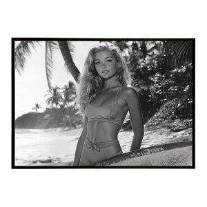 サーフガール モノクロ 海 サーフィン サーフボード 美女 1980s レトロ セピア ポスター インテリア おしゃれ プリントポスター フォト オシャレ アート 写真 ビーチ 海岸 夏 お洒落 a0 a1 a2 a3 a4