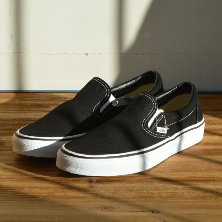 VANS バンズ ヴァンズ CLASSIC SLIP-ON (BLACK/WHITE) 【スリッポン 定番 ブラック ホワイト】【VANS ヴァンズ スニーカー】【VN000EYEBLK】【インタープレイ INTERPLAY】 Interplay VANS メンズ★即日発送可能★赤色 スリッポン スニーカー 27cm