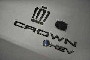 AZSH36 クラウンスポーツ ブラックエンブレム 4点SET INVENTER/grow/メッキ/ブラッククローム/ゴールド/車エンブレム/車パーツ/