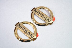 K12 マーチ フロント/リアニッサンマーク ゴールドメッキエンブレム  INVENTER/grow/メッキ/ブラッククローム/ゴールド/車エンブレム/車パーツ/