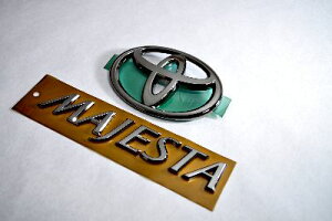 UZS18系マジェスタ ブラックメッキエンブレムリア2点  INVENTER/grow/メッキ/ブラッククローム/ゴールド/車エンブレム/車パーツ/