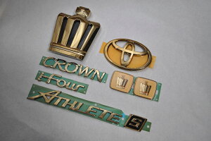 GRS211 クラウンアスリートS -Fourゴールド7点SET   INVENTER/grow/メッキ/ブラッククローム/ゴールド/車エンブレム/車パーツ/