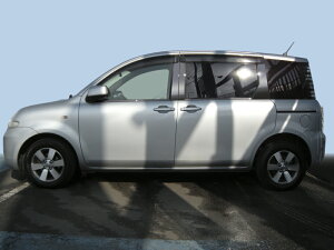 【最鏡面】NCP81/85シエンタ ステンレス ドアモール 鏡面 ブラック INVENTER/grow/モール/ベルトモール/車パーツ/鏡面