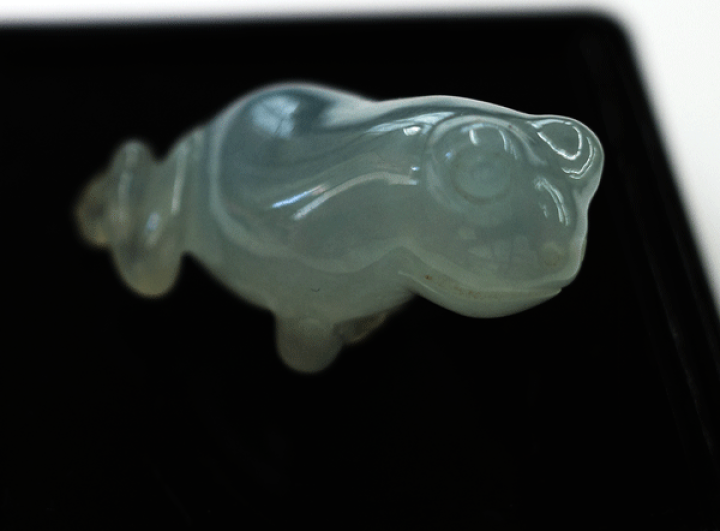 楽天市場】ミャンマー翡翠 カエル ルース 天然石 7月誕生石 IKH02