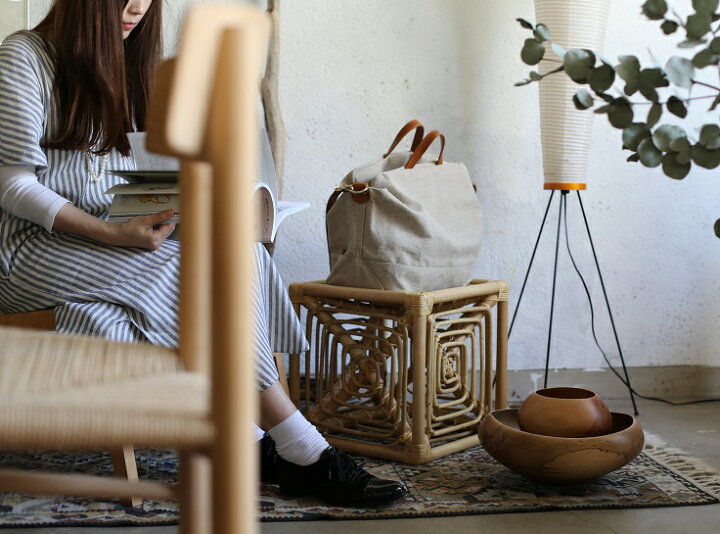 楽天市場 在庫限り 岡本太郎 Taro Okamoto サイコロ椅子 籐製スツール Glocal Standard Products グローカルスタンダードプロダクツ 送料無料 Iraka イラカ