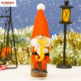 ノルディカニッセ タツノオトシゴを抱えたサンタ 干支 辰 NRD120765 木製 人形 デンマーク クリスマス プレゼント ギフト 飾り 窓 子供 大人 おもちゃ 新作 北欧 インテリア