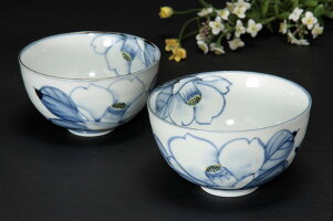 夫婦湯呑と夫婦茶碗染付花椿九谷焼和食器【睦揃】女流作家宮吉ゆみこ作