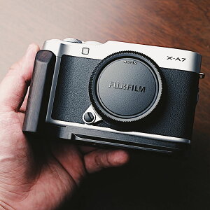 FUJIFILM X-A7 XA7 ��p �n���h�O���b�v���^�� �h�؍� �n���h���C�h �{�f�B�P�[�X �p�̃n���h�O���b�v�ł� ��������؎� �݊� �d�r�����֗� ��ʊJ��