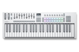 Novation mx[V / Launchkey 49 MK4 White 49tTCYEZ~EFCebhEEH[^[tH[ՁyPNGz