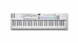 Novation �m�x�[�V���� / Launchkey 61 White MK4 61���t���T�C�Y�E�Z�~�E�F�C�e�b�h�E�E�H�[�^�[�t�H�[�����ՁyPNG�z