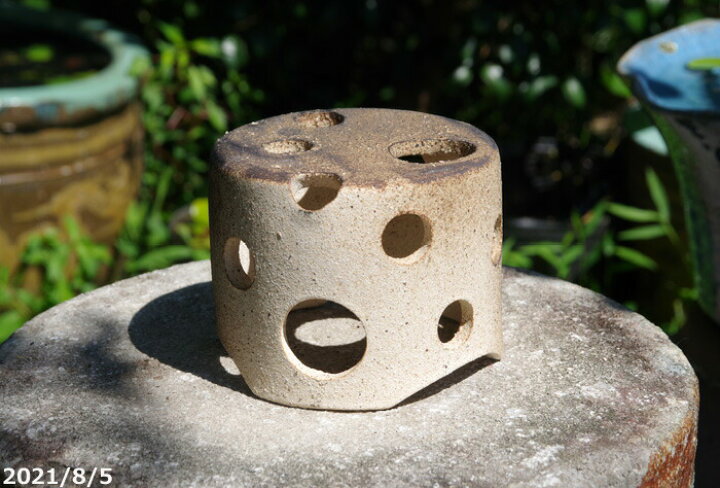 楽天市場 信楽焼 睡蓮鉢 めだかハウス 茶ぼかし 4号 12cm メダカ5匹サービス 死着保証無 メダカ メダカの家 メダカハウス メダカの隠れ家 めだかの家 信楽焼 石田精華園 楽天市場店