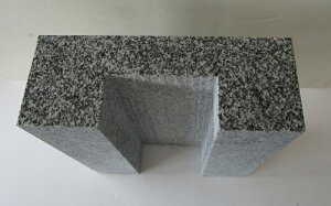 【国産・日本産・愛媛県産】【大島石 :コの字塔婆立】【墓石用品】【墓石廻り品】【簡単設置(下場平切)】【石材用ボンド付】