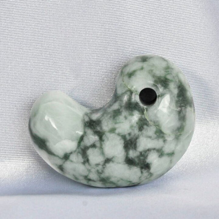 楽天市場】【限定1点モノ】 糸魚川翡翠 勾玉 41×22×17mm 糸魚川産 勾玉 