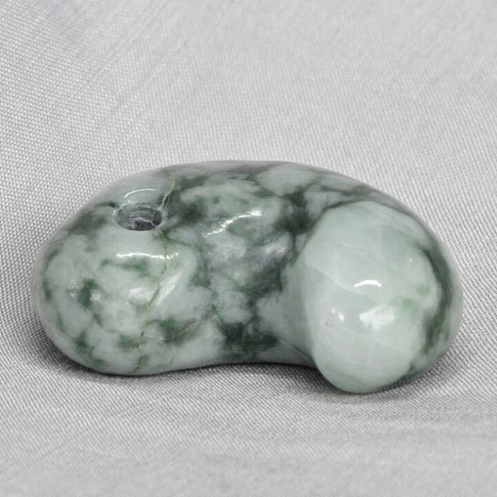 楽天市場】【限定1点モノ】 糸魚川翡翠 勾玉 41×22×17mm 糸魚川産 勾玉 