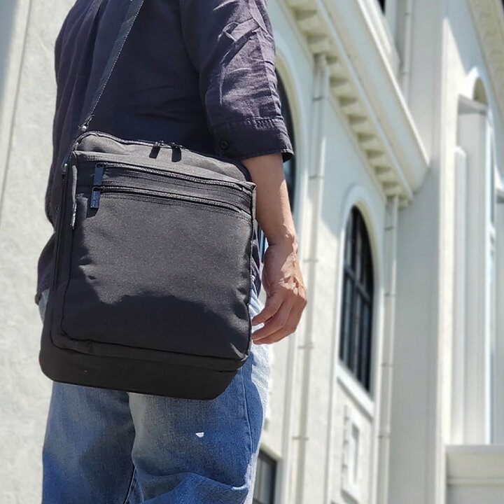 楽天市場 ショルダーバッグ メンズ 斜めがけ 大人 ブランド 縦型 縦 軽量 2way ソフト 2ルーム 2室 ナイロン 黒 通勤 30代 40代 50代 60代 70代 Blazer Club イトー商店