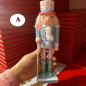 木製 くるみ割り人形 木工品 25cm 手作り マカロンカラー おもちゃ ハンドメイド 置物 置き物 インテリアオブジェ ウマ 北欧雑貨 ドイツ兵士人形 贈り物 クリスマス ハロウィン かわいい 洋風 誕生日 キッズ 子供部屋装飾