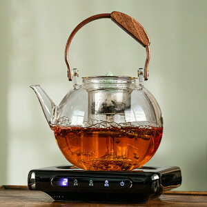 2025年 新品 1500ml 耐熱ガラス ティーポット やかん 煮出し 薬膳ポット 湯沸かし器 大容量 ガラス 直火 ガラスティーポット ガラスポット 木製の持ち手 透明 まんまる ポット ガラス茶器 紅茶