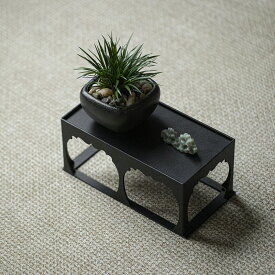 Iron Art 鉄 花器スタンド フラワースタンド 茶台 鉄のランク ブラック 黒 飾り棚 小 茶器 スタンド 高台 卓上 花台 小物収納 ディスプレイ トレー 卓上ラック 小 敷台 受け台 食器棚 花台 茶室 茶芸 茶道具 茶器収納 お稽古 コンパクト 四角 スクエア 茶芸 IwaiLoft