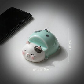 IwaiLoft かわいい 携帯スタンド 猫 陶磁器 スマートフォン スマホスタンド ねこ グッズ 置物 スマホ対応 卓上 スマホ タブレット スタンド 縦置き 横置き ねこ雑貨 おしゃれ 猫好きさんへのプレゼント 子供 プレゼント 母の日 ギフト