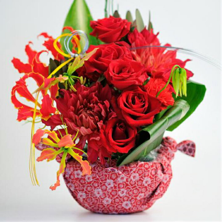 楽天市場 赤系 アレンジメント 赤 バラ 還暦祝い 母 おしゃれ 花 還暦 お祝い 還暦のお祝い 60歳 プレゼント アレンジ 生花 贈り物 ギフト 豪華 人気 生花 父親 母親 女性 男性 退職 米寿祝い 両親 上司 金婚式 大きさ約 30cm 40cm 和風