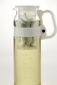 iwaki(イワキ) 茶こし付きハンディサーバー1.3L（ホワイト）耐熱ガラス　イワキガラス　冷水筒　麦茶入れ