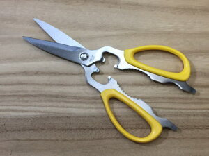 【メール便 可】【2個まで/1梱包】 丸章工業 シルキー ステンレス 万能キッチンハサミ シェフクロスプロプラス イエロー NKS-215DTY