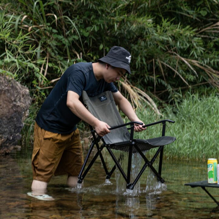 子ども　裸　キャンプ 