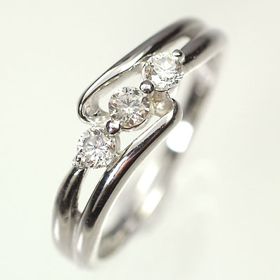 【即発送可能】ダイヤモンド リングK18WG・ダイヤモンド0.24ct　スリーストーンリング（指輪） ダイヤモンド指輪