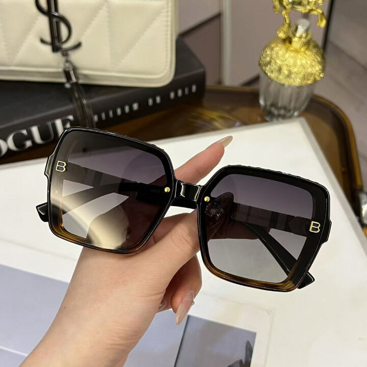 楽天市場】【楽天スーパーSALE】2024年新作の「B」ロゴサングラス  