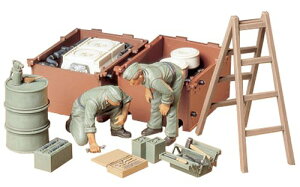 1/35 ドイツ戦車兵エンジン整備【沖縄県へ発送不可です】