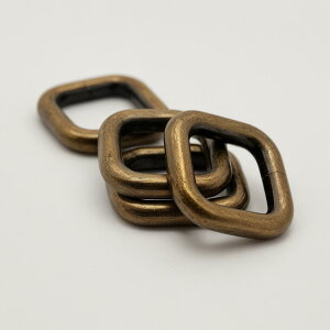 角カン 内径13MM 線径2.8MM 10個入り JPC0097 カクカン 小カン 四角カン ゴールド シルバー ブラック 黒 ニッケル 金具 ジョイント 接続 パーツ 持ち手 テープ 調節 ハンドメイド 手作り 手芸