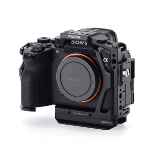 TILTA �\�j�[ ��7 V�p�t���J�����P�[�W (TA-T100-FCC-B)�@[��7V, ��7IV, ��7R V�Ή�]