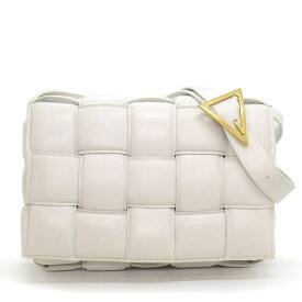 【最大1万円OFF★スプリングセール】 ボッテガ・ヴェネタ BOTTEGA VENETA ショルダーバッグ パデッド カセット クラシック 591970 チョーク ラムスキン ゴールド金具 【中古】