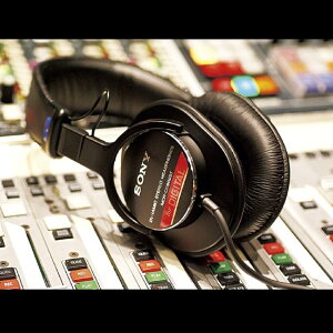 SONYMDR-CD900ST �X�^�W�I��� ���j�^�[�w�b�h�z��