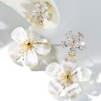 楽天市場】18金 ピアス 揺れる（モチーフ花）の通販