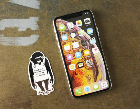 楽天市場 バンクシー ステッカー シール パソコン ウォールステッカー おしゃれ かっこいい スーツケース インテリア アウトドア キャンプ 車 Brandalised Banksy Do Nothing Monkeysign サイズs メール便ok Sc Bnk007s Gen U S Junkyard