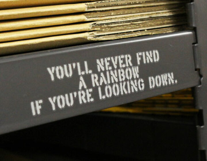 楽天市場 ステッカー ミリタリー アメリカン 車 バイク ステンシル ことわざ おしゃれ かっこいい 転写 世田谷ベース カーステッカー Pst073 下を向いていたら虹を見つけられない 10pst メール便ok Sc Pst073 Sxw U S Junkyard